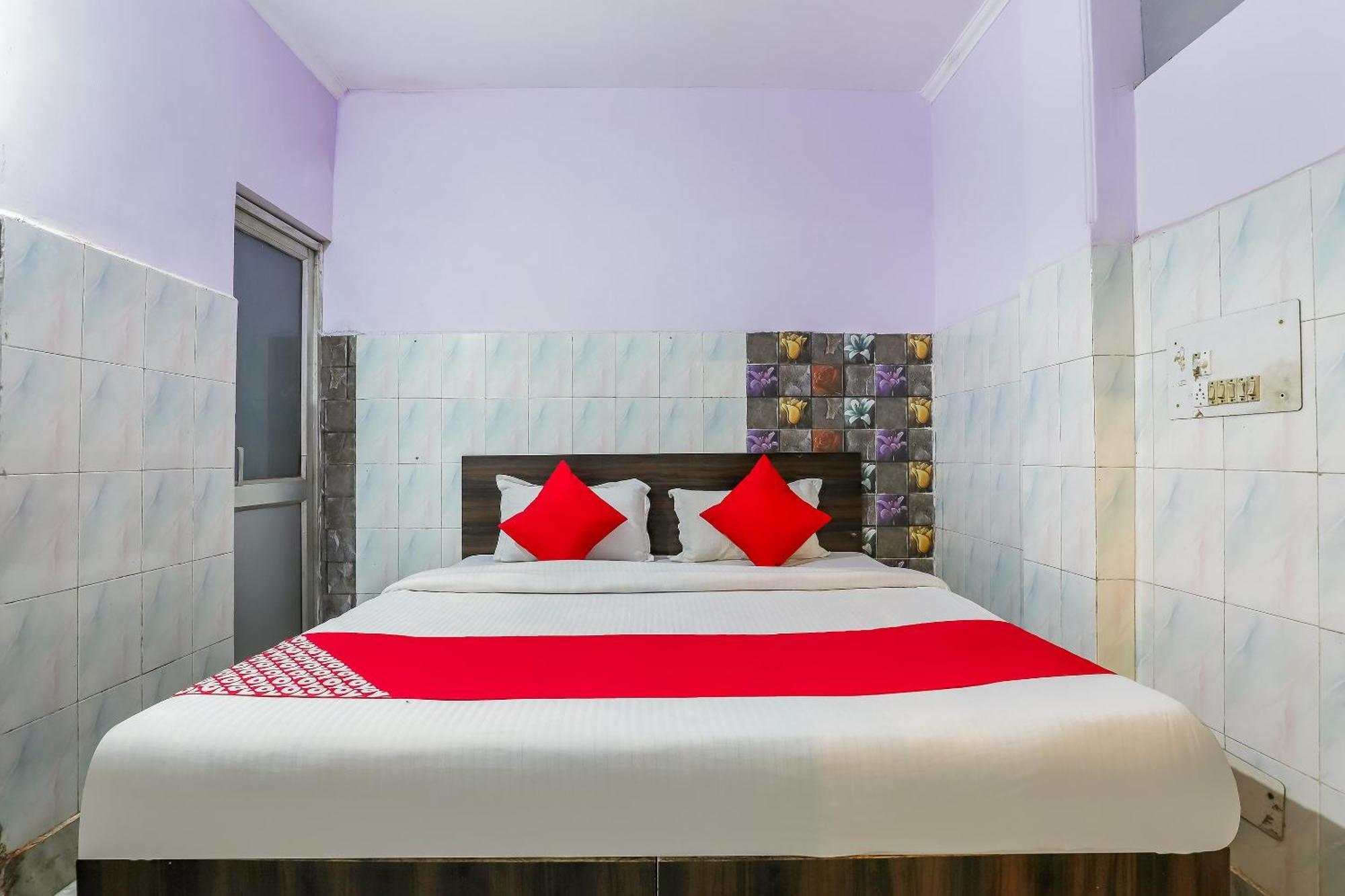 Oyo 69486 Royal Palace Delhi  Ngoại thất bức ảnh