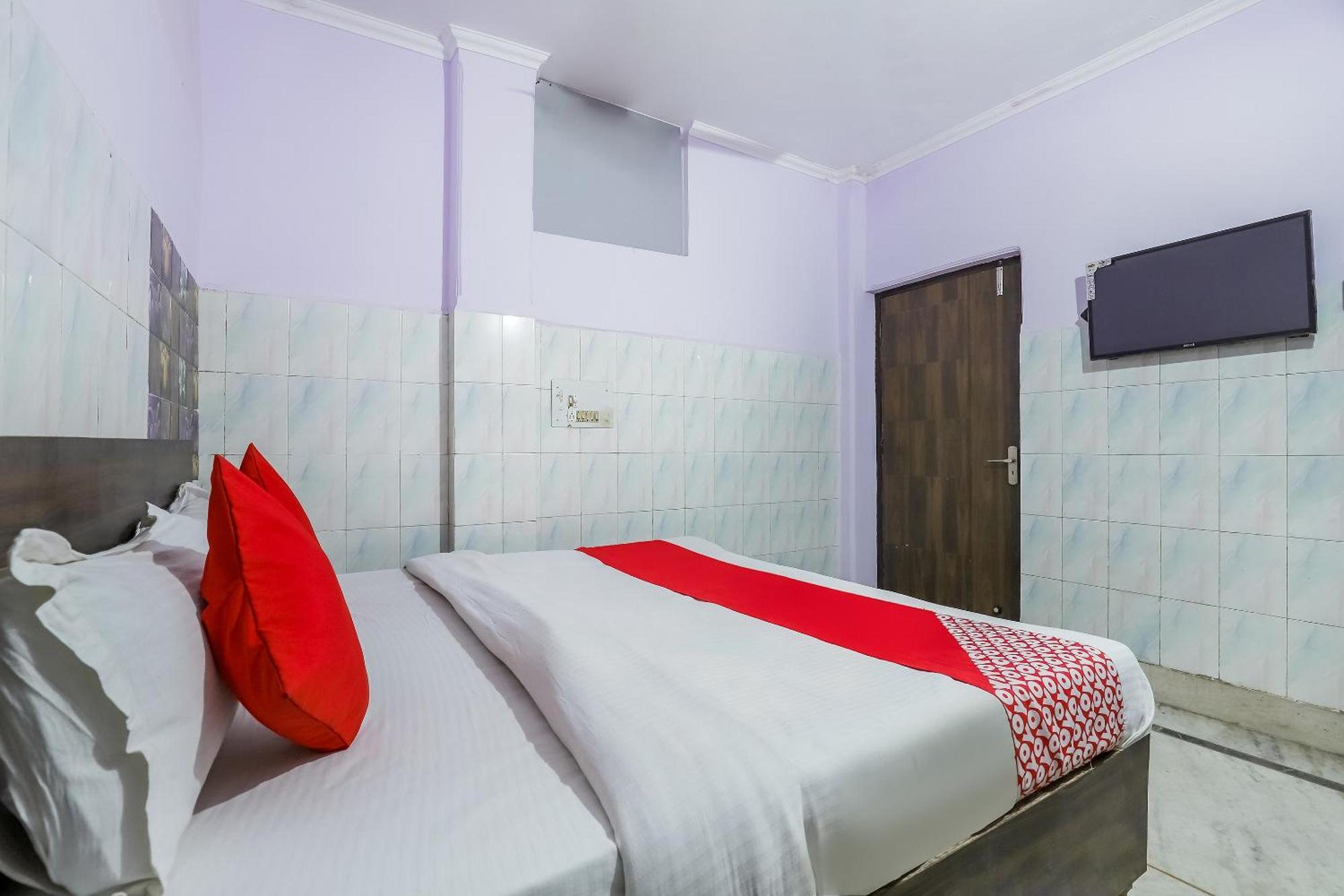 Oyo 69486 Royal Palace Delhi  Ngoại thất bức ảnh