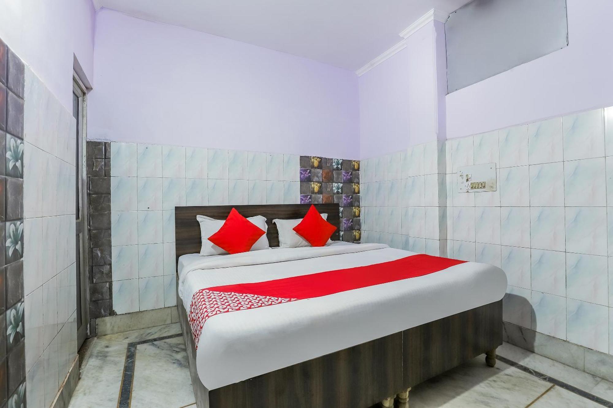 Oyo 69486 Royal Palace Delhi  Ngoại thất bức ảnh