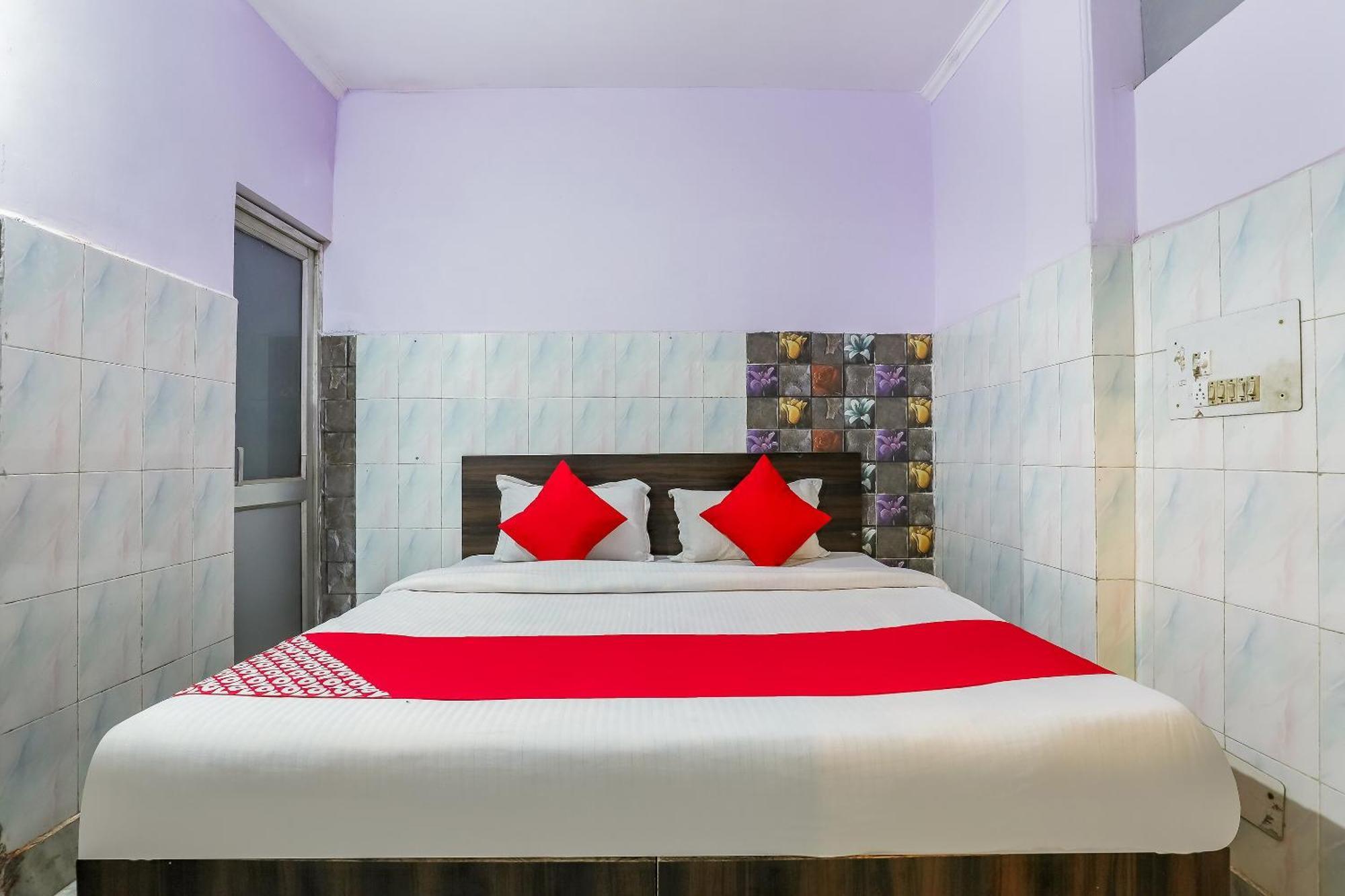 Oyo 69486 Royal Palace Delhi  Ngoại thất bức ảnh