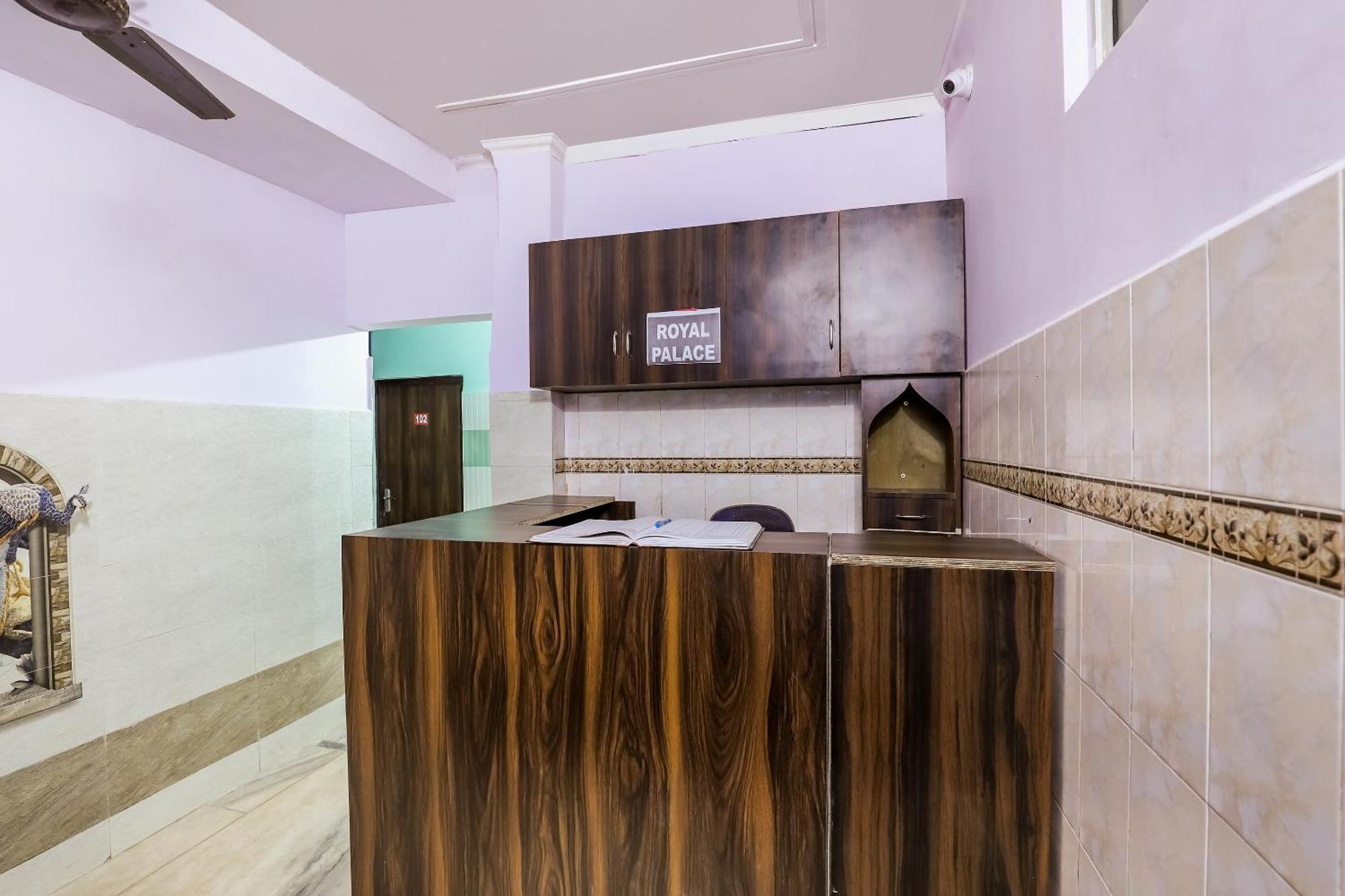 Oyo 69486 Royal Palace Delhi  Ngoại thất bức ảnh